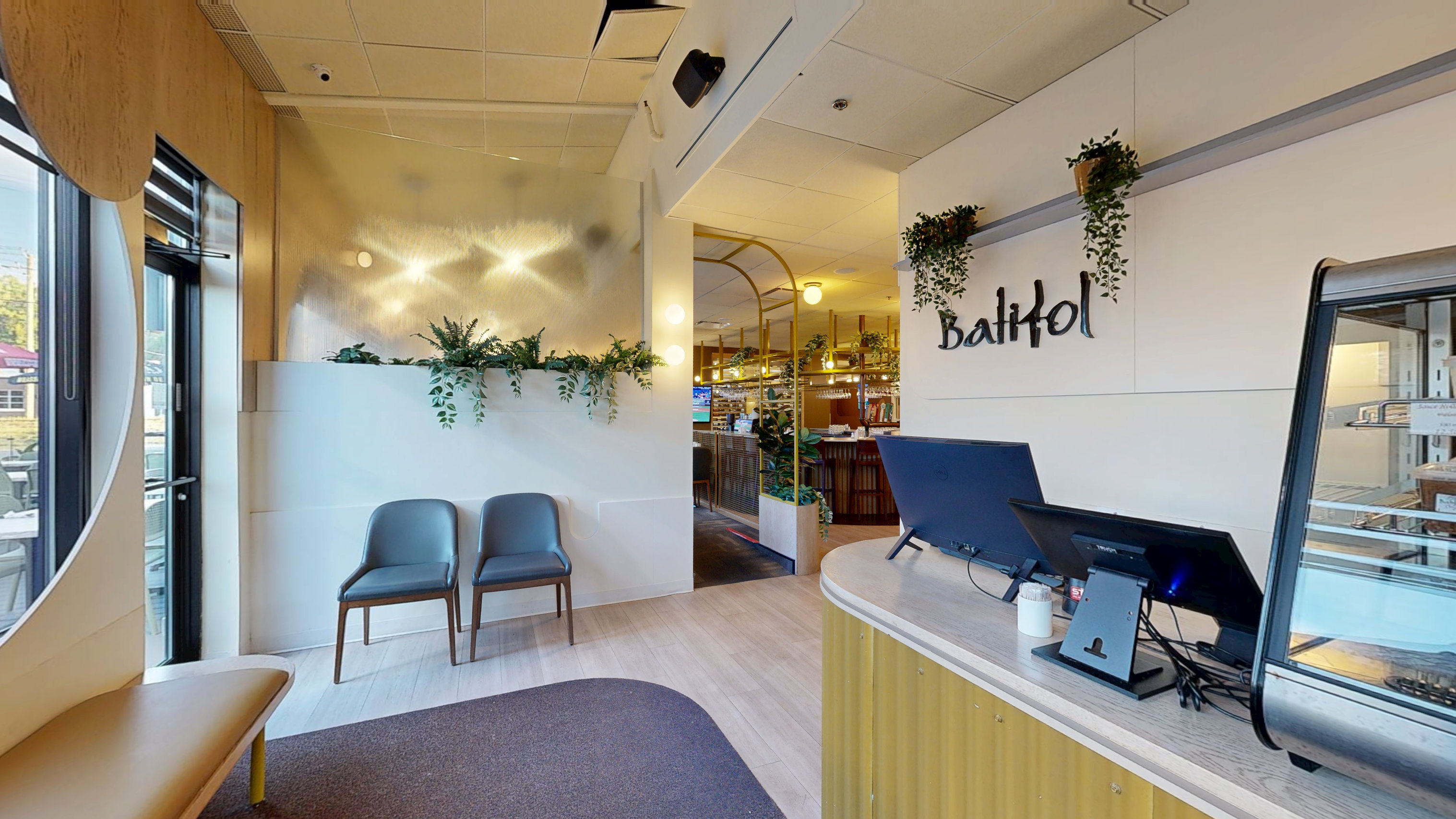 Batifol Bar & Grill